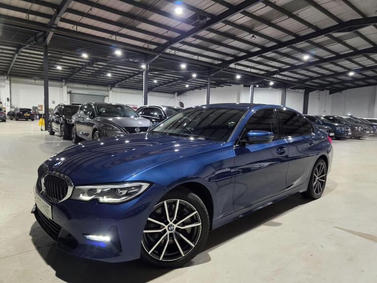  BMW 3 Series 2.0 330e 12kWh Sport Pro Auto Euro 6 (s/s) 4dr Petrol/Electric Hybrid Automatic