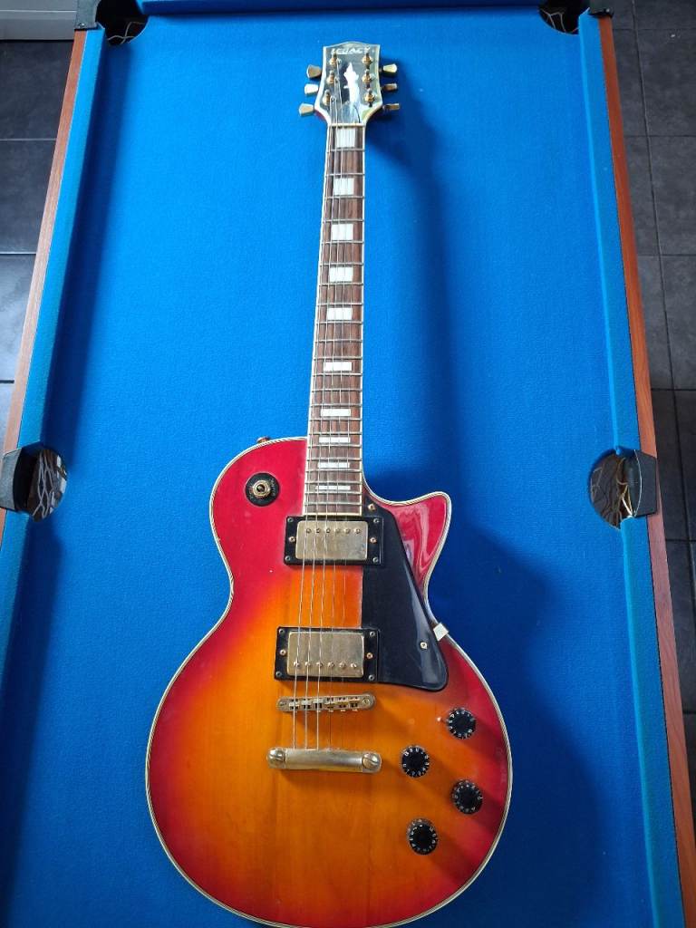 Legacy Les Paul Electric Guitar – Red Sunburst, Good Condition