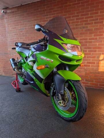 【な】 Kawasaki, Ninja ZX 6, 1998, 599 (cc) | in Banbury, Oxfordshire