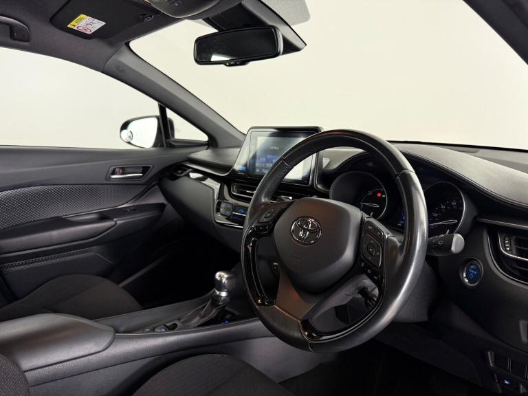 2018 Toyota C-HR 1.8 VVT-h Icon CVT Euro 6 (s/s) 5dr HATCHBACK Petrol/Electric Hybrid Automatic