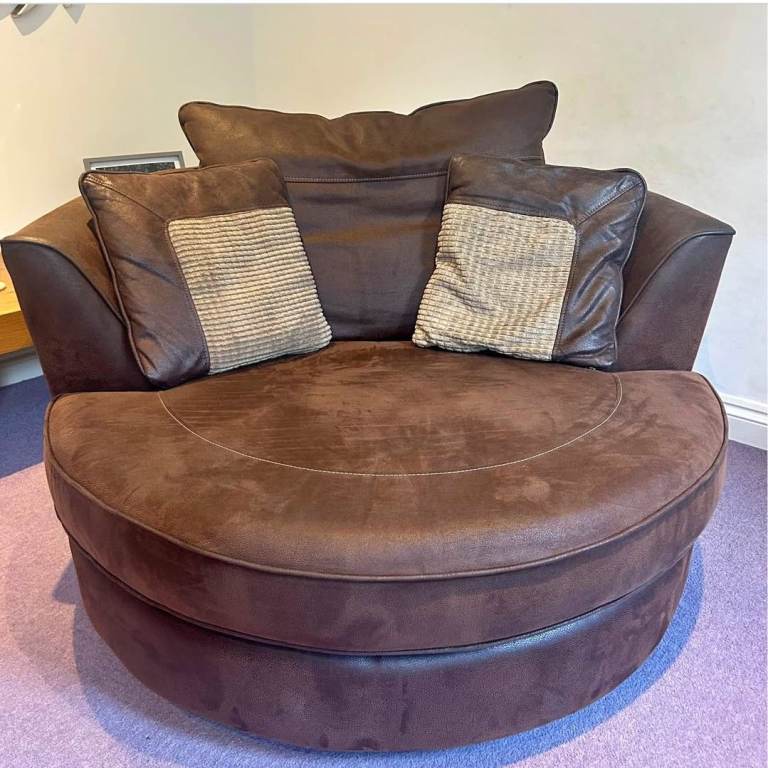 Brown Swivel Armchair with Cushions – Good Condition