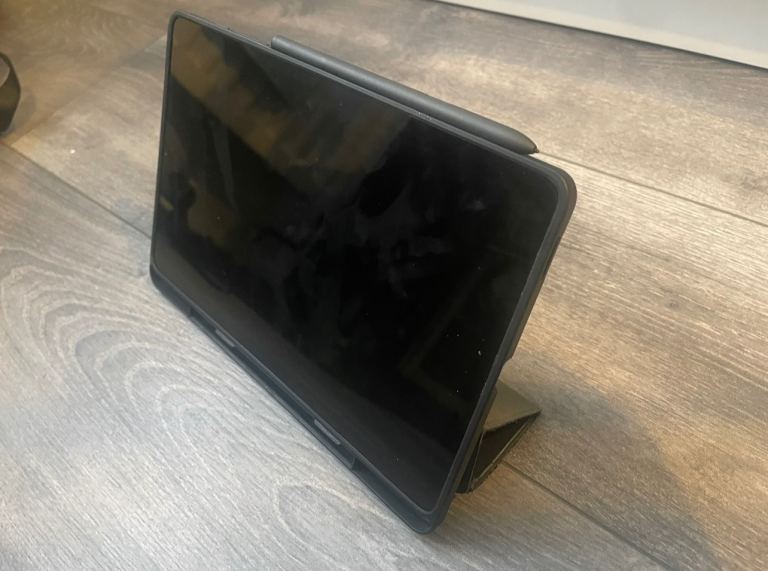Samsung Galaxy Tab S6 Lite 10.4” Tablet with Original S Pen – Good Condition