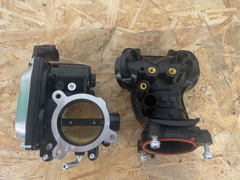 Genuine 2023 Harley-Davidson FLHTK Ultra LTD 114 Throttle Body & Intake Manifold 27300122/27200016A