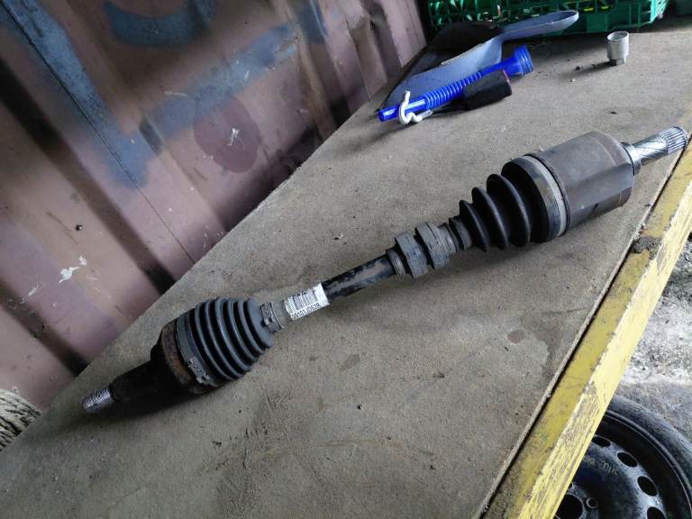 Nissan Qashqai 2007-13 1.5d passenger side driveshaft