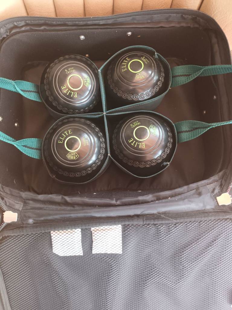 Taylor Elite Bowls Size 5 Hvy PLUS Taylor Wheeled Bag PLUS Clubhawk Gold + Kestrel Bowls Measures