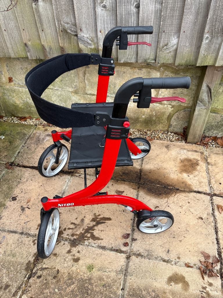 NITRO FOUR WHEELED FOLDING ROLLATOR FOUR WHEELED WALKER WITH SEAT
