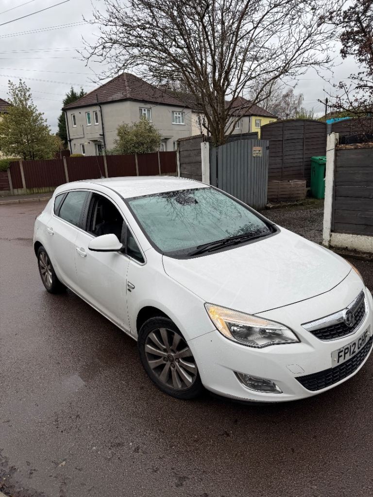 Vauxhall, ASTRA, Hatchback, 2012, Manual, 1686 (cc), 5 doors
