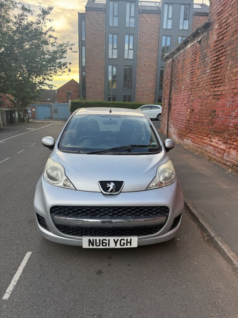 2011 Peugeot 107 . 5 Door ( like Citroen c1 • Toyota Aygo 108 )