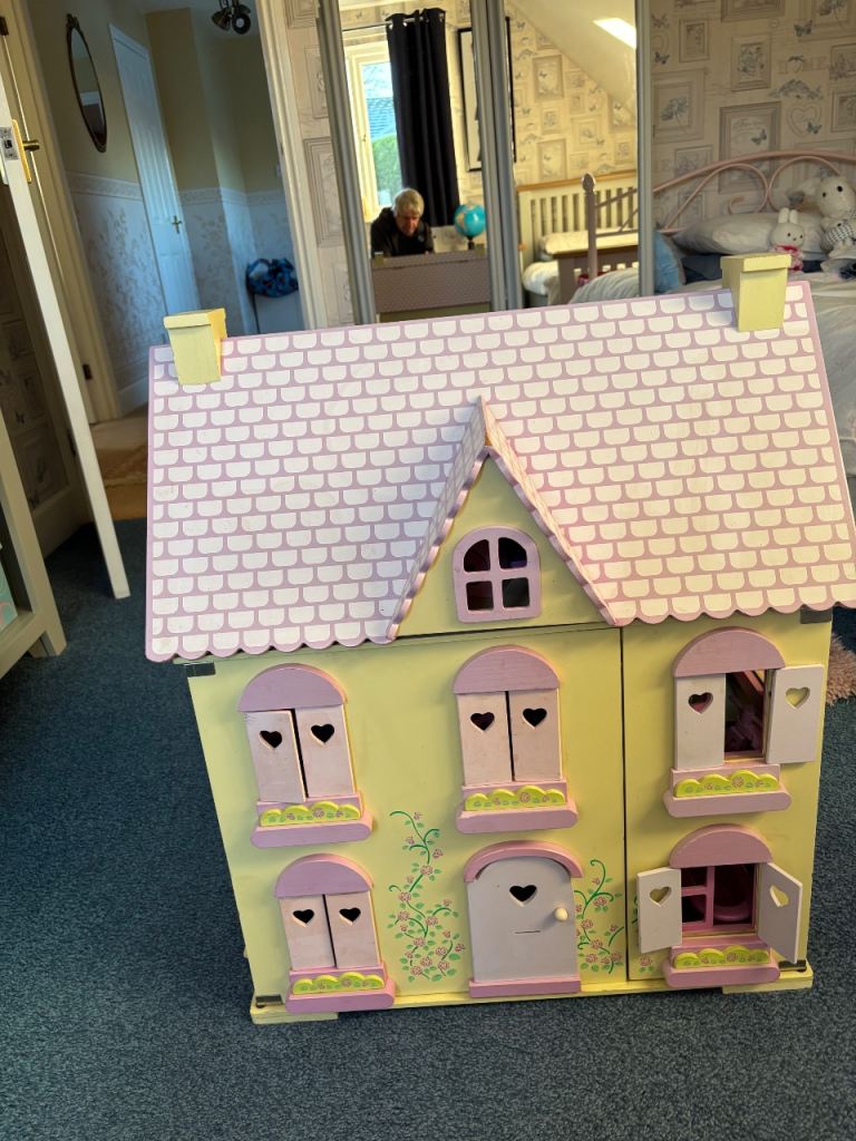 Child’s Dolls House