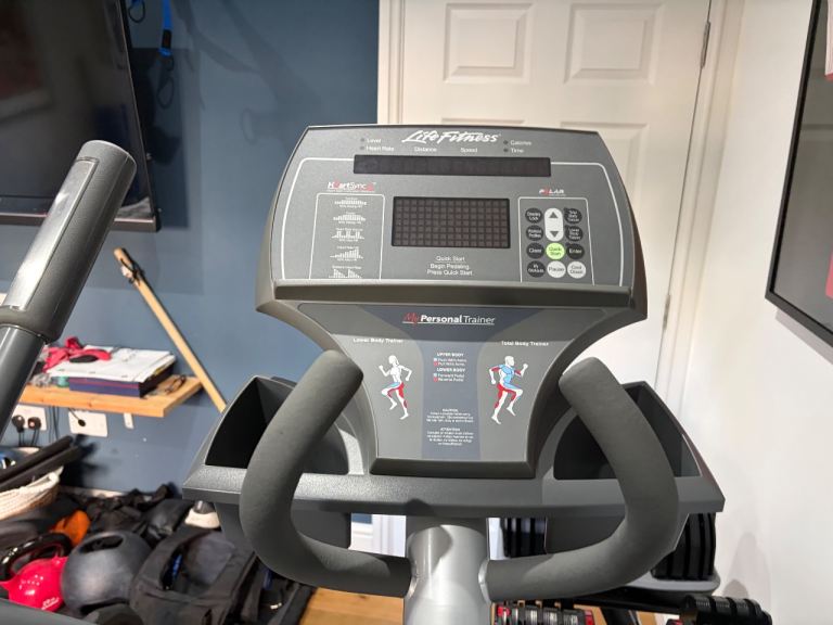 Life Fitness Cross Trainer