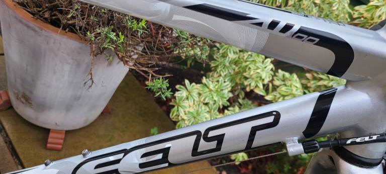 Felt ZW100 Woman's Road Bike. Small/45cm. Good condition.