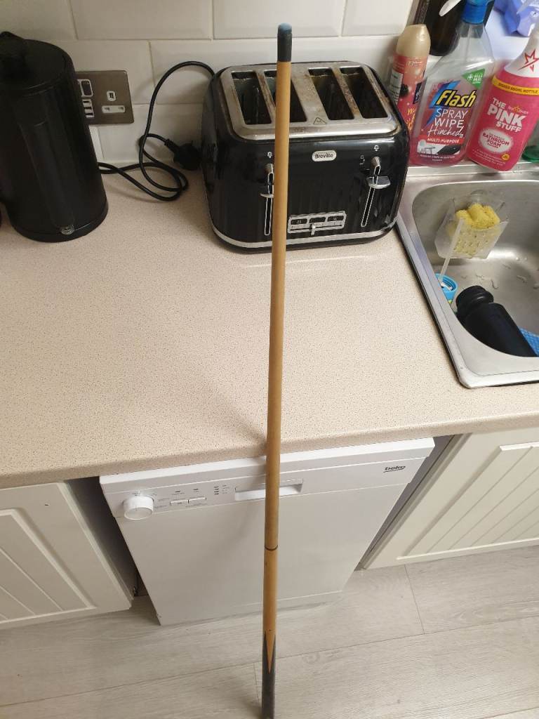 Two-Piece Snooker/Pool Cue – Good Condition