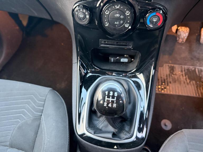 2014 Ford Fiesta 1.25 82 Zetec 5dr HATCHBACK PETROL Manual