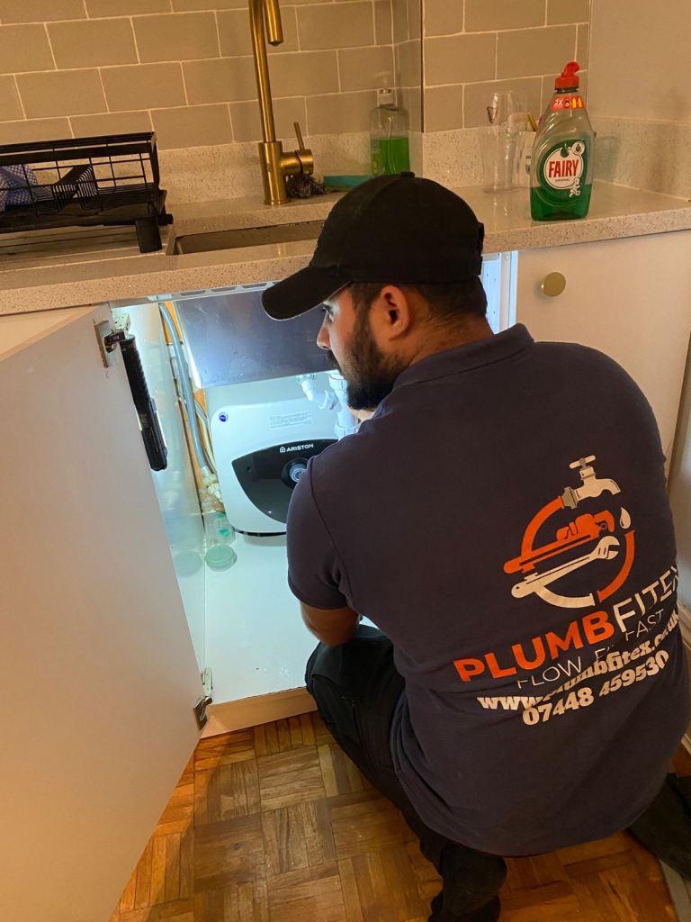 Local plumber Plumbing&heating full qualified plumber in London emergency service