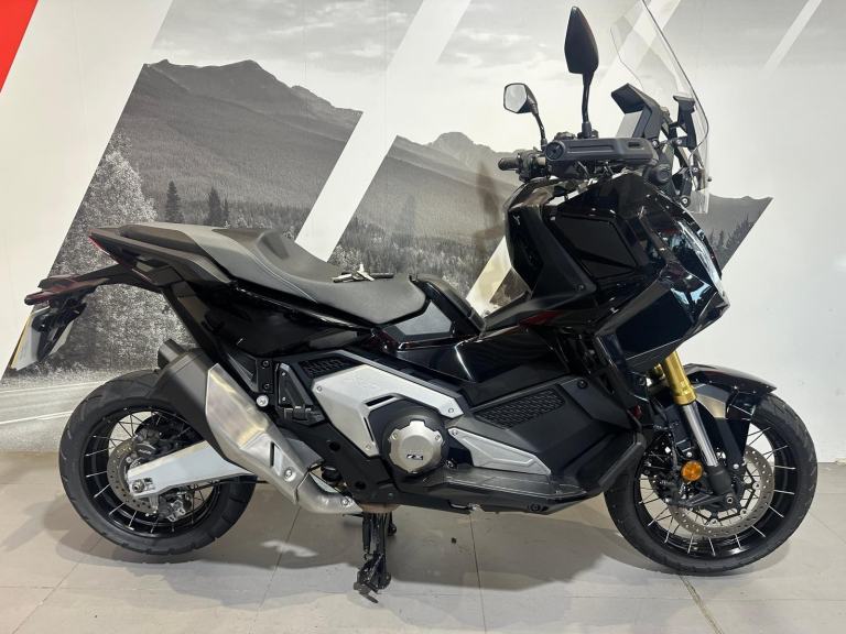 X-Adv 750 Ex demo low mileage bike available now at Craigs Honda