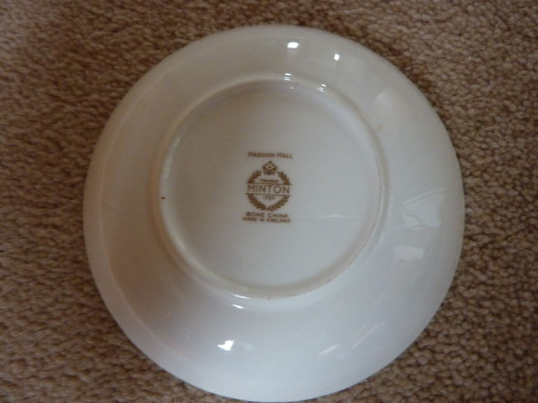 Very pretty small round Minton ‘Haddon Hall’ bone china dish