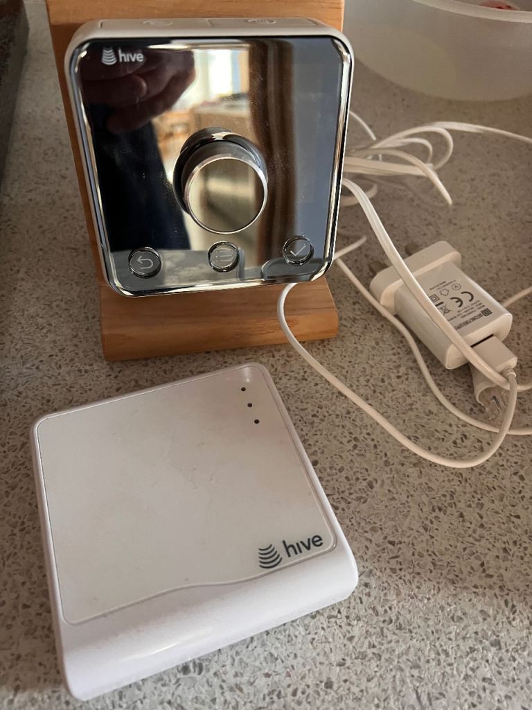 Hive Active Heating - full kit with additional wireless extender