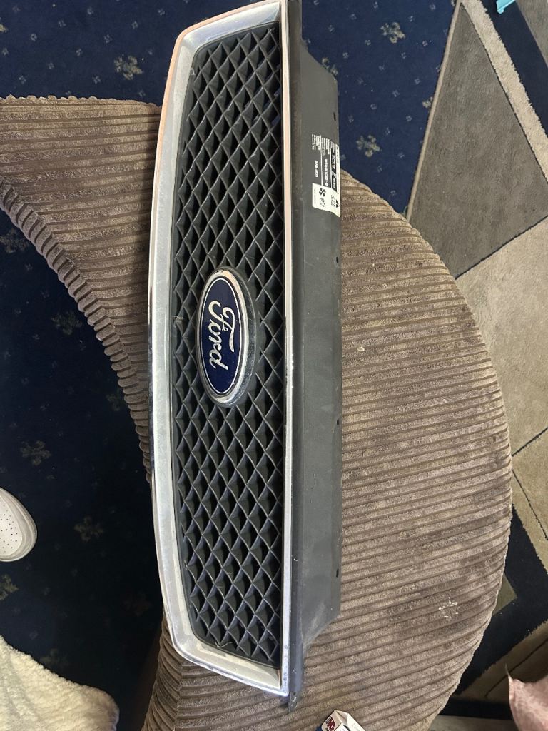Ford CMAX grill 