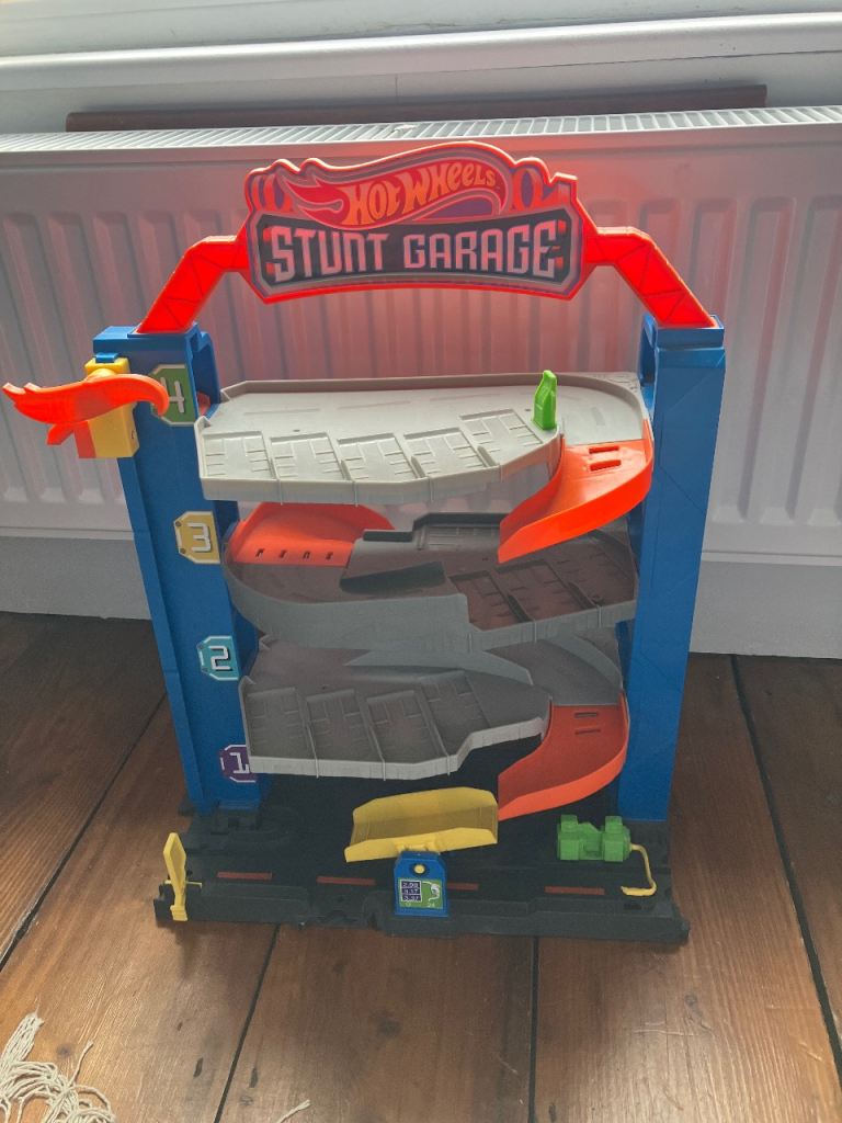 Hot wheels garage