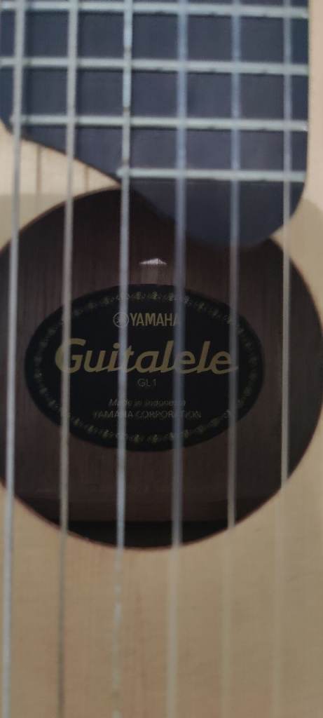 Yamaha guitalele GL1 