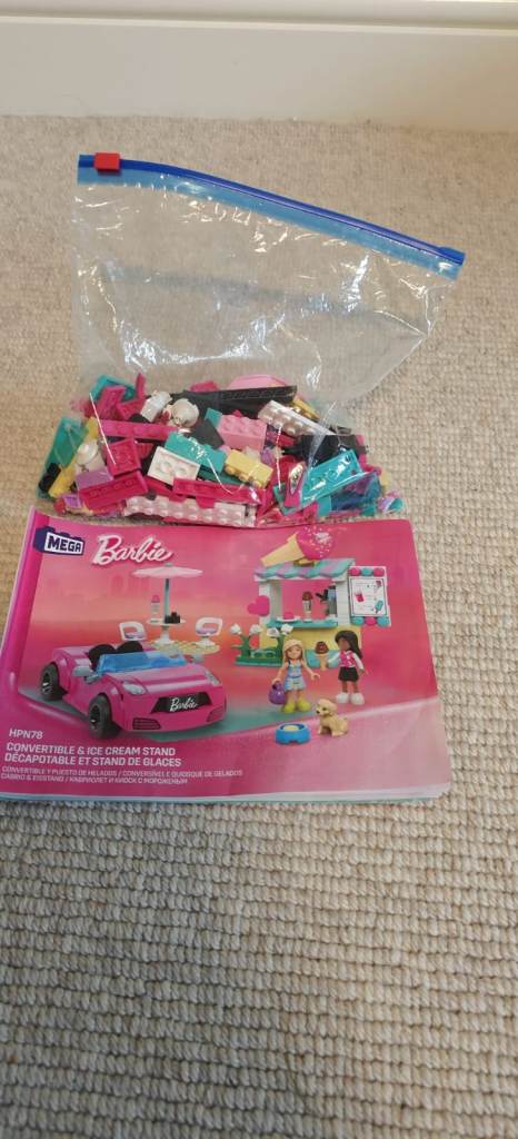 Mega Construx Barbie Convertible & Ice Cream Stand Building Set