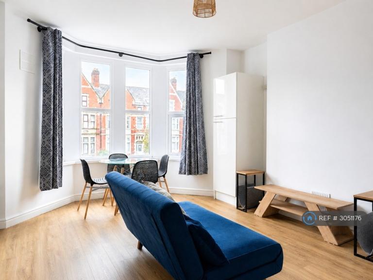 1 bedroom flat in Newport Road, Cardiff, CF24 (1 bed) (#3051176)