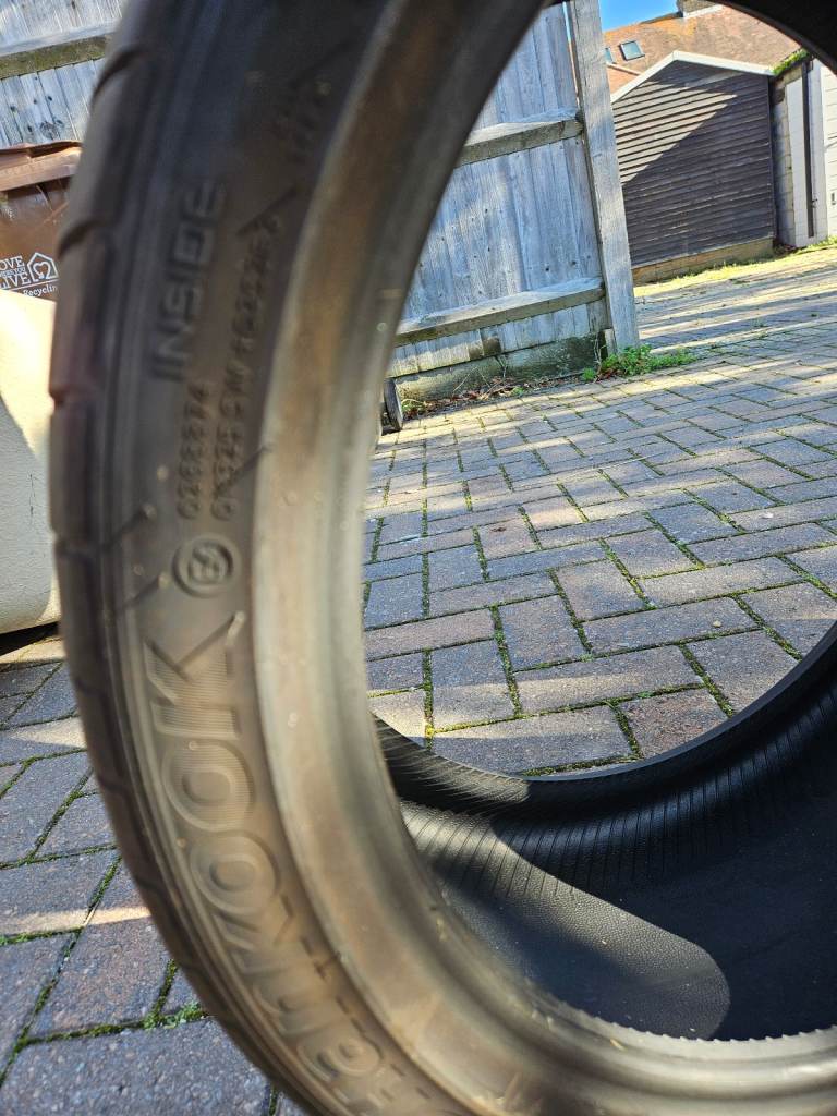 Tyre 245/35 ZR19 93y