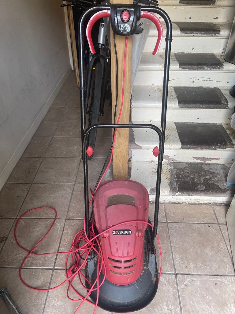 Sovereign hover lawn mover