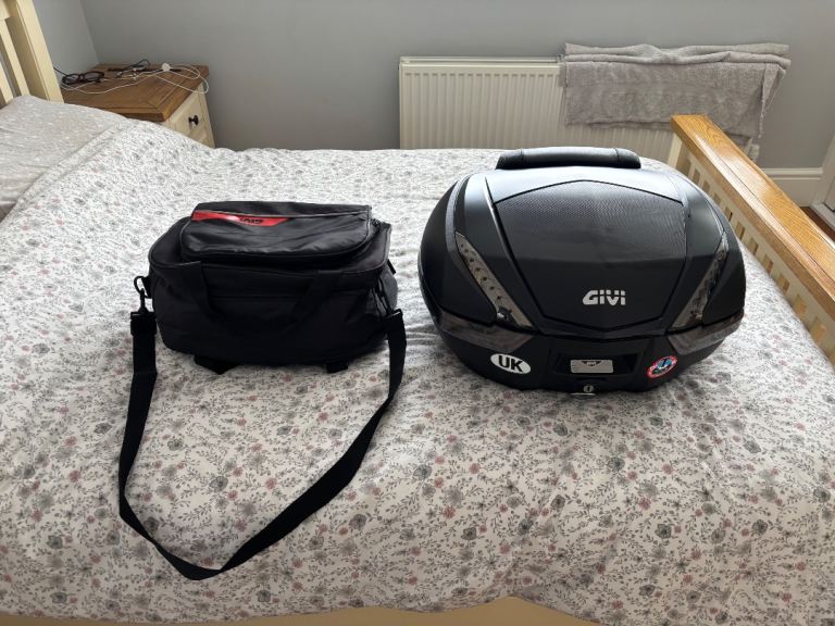 Givi V47 top box and Givi internal bag