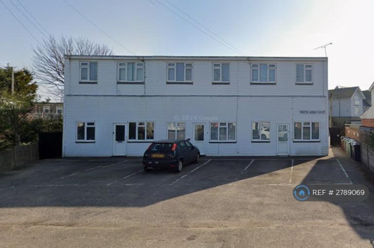 2 bedroom flat in White Lodge Court, Winchelsea, TN36 (2 bed) (#2789069)