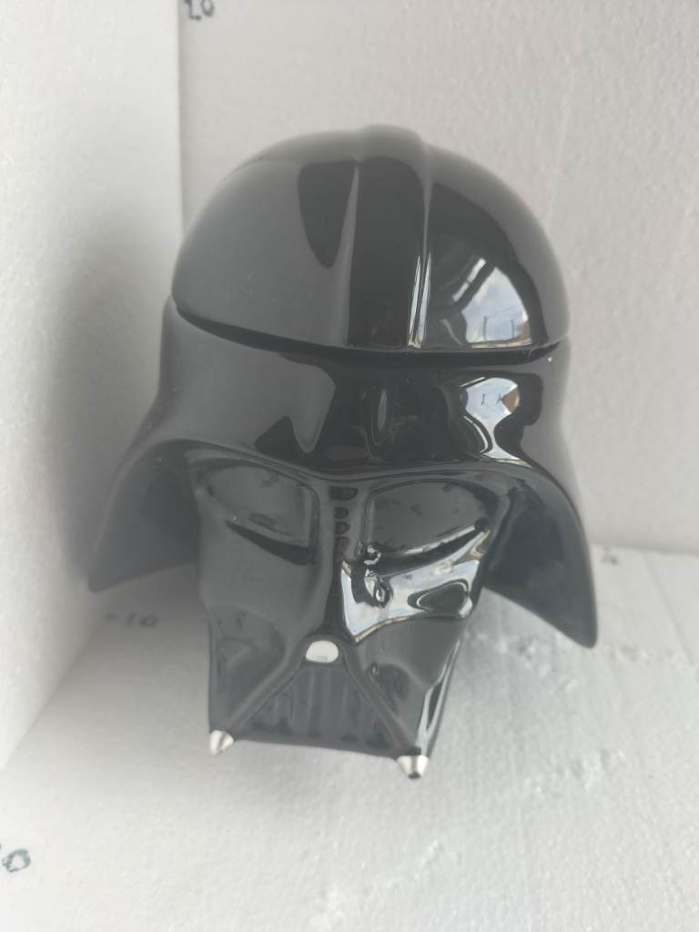 Zak! Ceramic Darth Vader Cookie Jar (Minor Hairline cracking Around Rim, Collection Only)