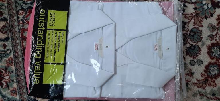 Girls white short sleeve shirts(new)