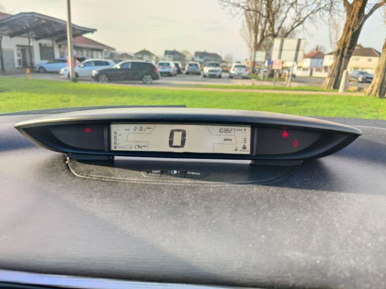 AUTOMATIC Citroen C4 1.6 Petrol 5 Door