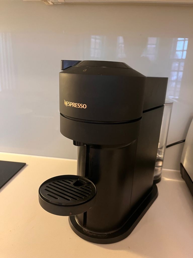 Nespresso Vertuo Coffee Machine - Black, Good Condition