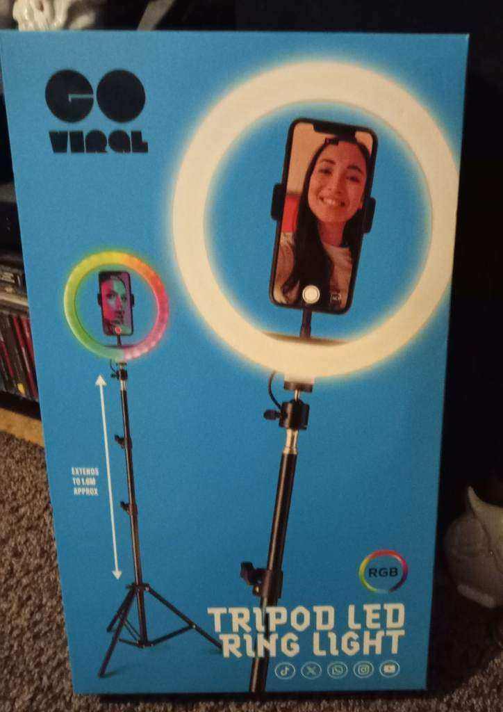 Go Viral Tripod LED Ring Light – New