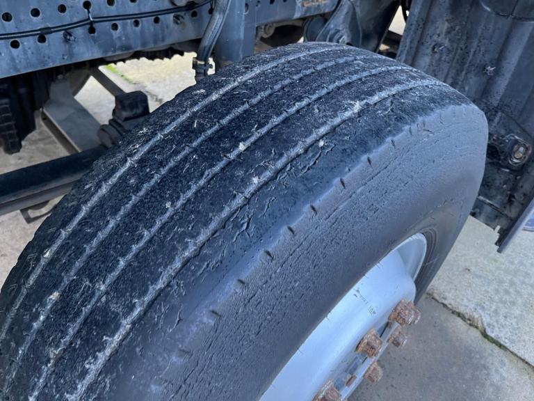 Mercedes-Benz Arocs 8x4 tipper grab only 167000 km