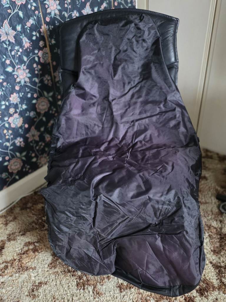 Black Heavy Duty large Car driver seat cover Extreme Hard wearing Waterproof also for a Van