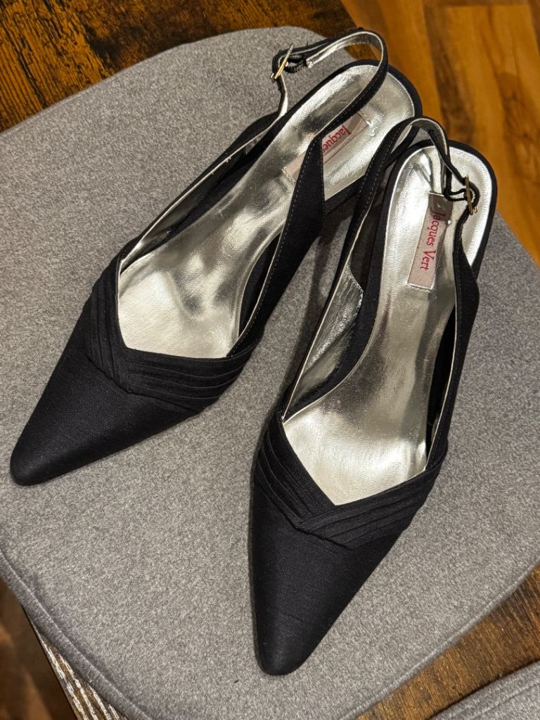 Jaques Vertes kitten heels size 6