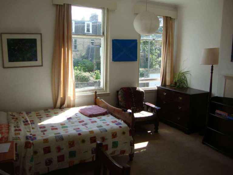 large double bedroom in vegetarian flatshare