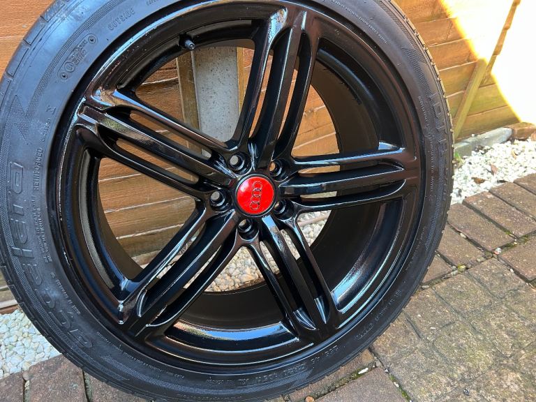 Gloss black 20” alloy audi q5 wheel