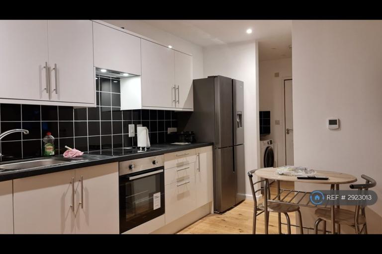 2 bedroom house in Fleet Street, Aylesbury, HP20 (2 bed) (#2923013)