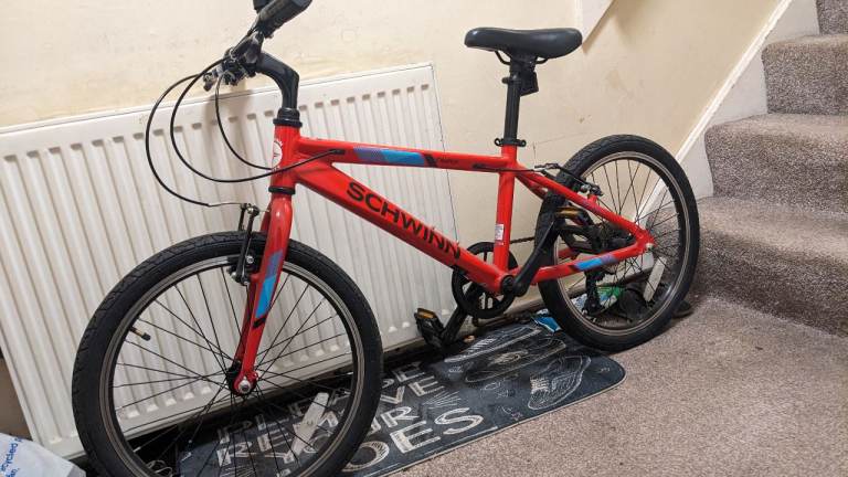 Kids bike like new - suitable for 7 and above years