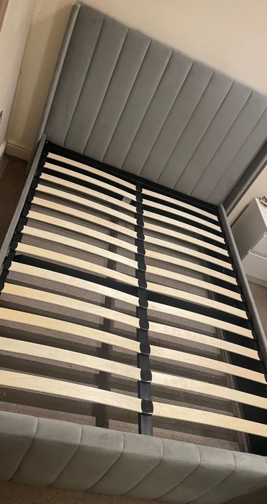 Elisa Ottoman Plush Velvet Storage Bed 