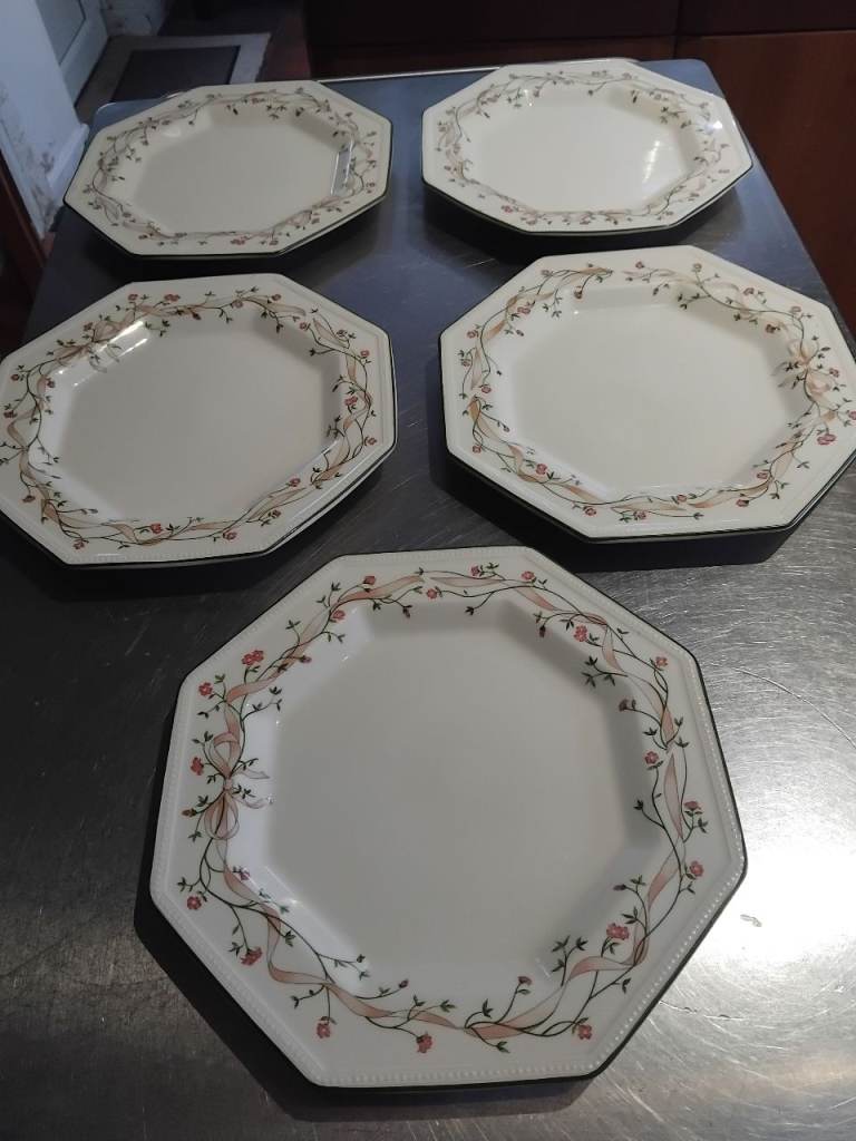 Canadia Octagonal Dinner Plates - Set of 5, Good Condition