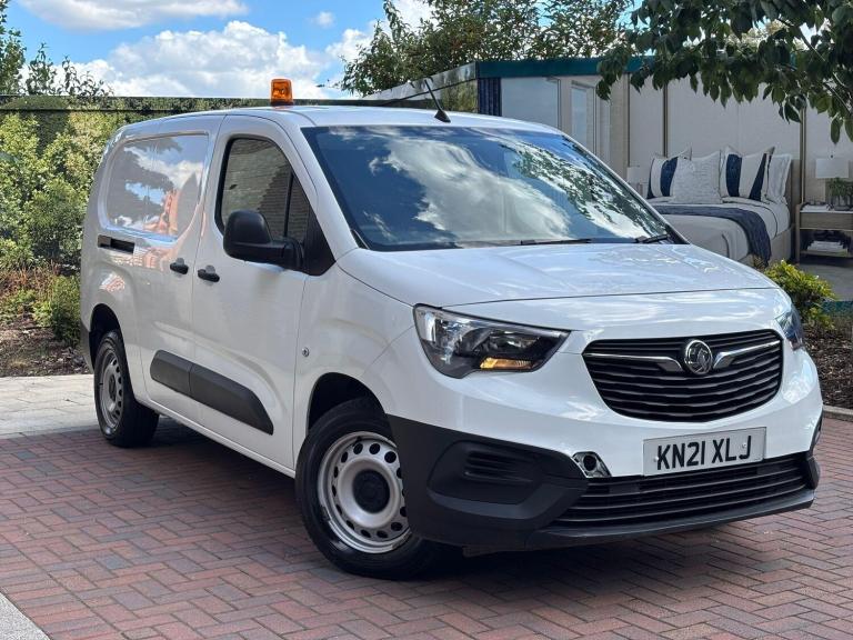 2021 Vauxhall Combo 1.5 Turbo D 2300 Dynamic L2 H1 Euro 6 4dr PANEL VAN Diesel Manual