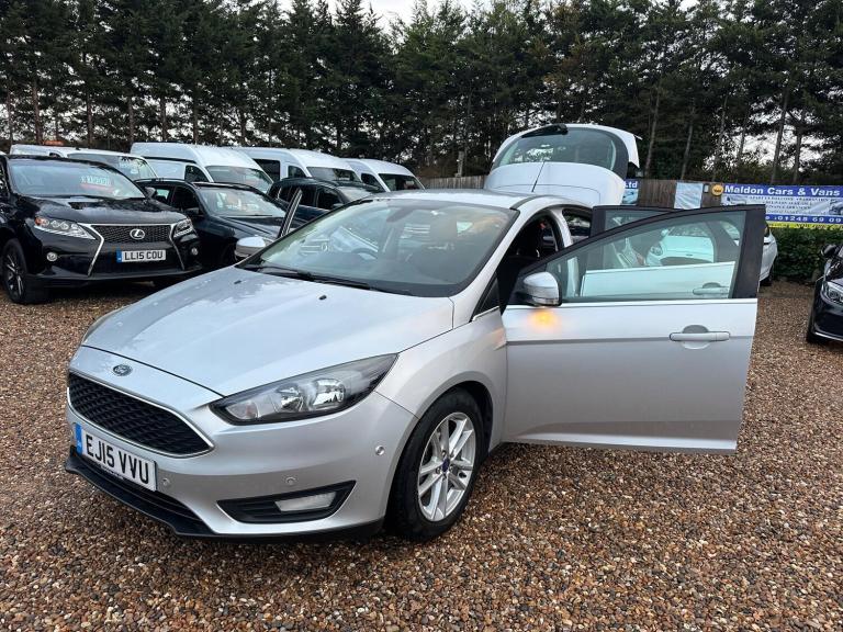 2015 Ford Focus 1.0T EcoBoost Zetec Euro 6 (s/s) 5dr HATCHBACK Petrol Manual