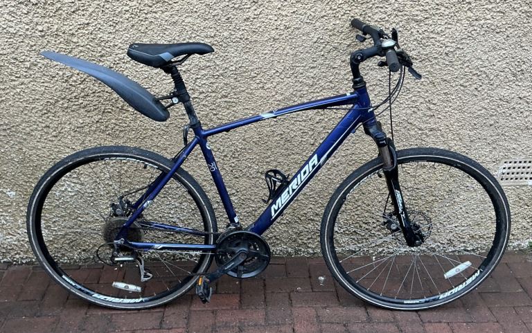 Bike/Bicycle.GENTS MERIDA “ CROSSWAY “ LARGE LIGHTWEIGHT FRAME HYBRID BICYCLE 