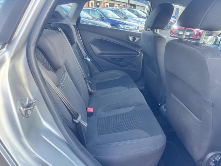 2014 Ford Fiesta 1.6 Zetec 5dr Powershift HATCHBACK PETROL Automatic