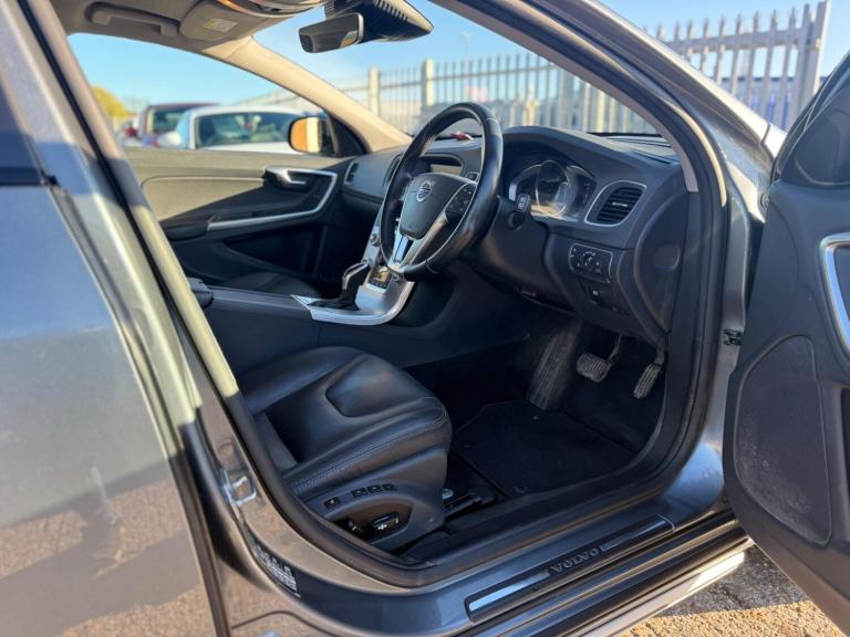 2017 Volvo V60 Cross Country 2.4 D4 Lux Nav Auto AWD Euro 6 (s/s) 5dr ESTATE Diesel Automatic