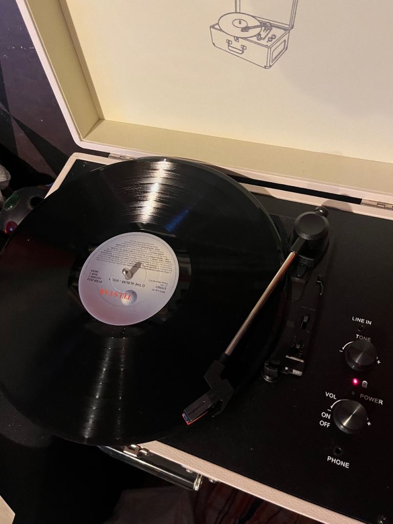 Rgka suitcase turntable 